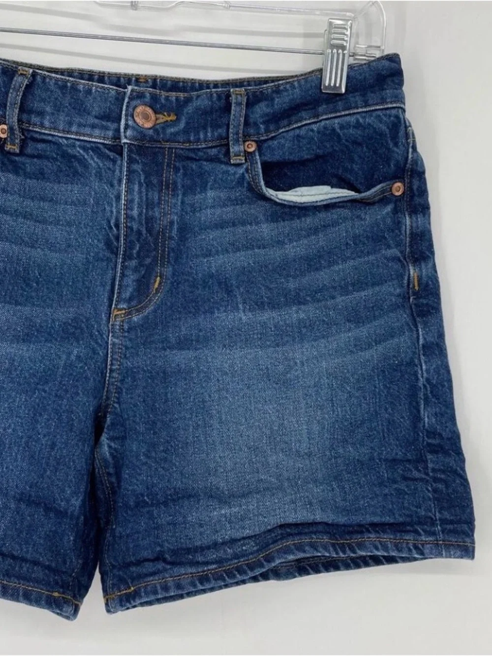 ♥️ LOFT Mid Rise Denim Shorts Size 27/4 Medium Wash Jean Shorts